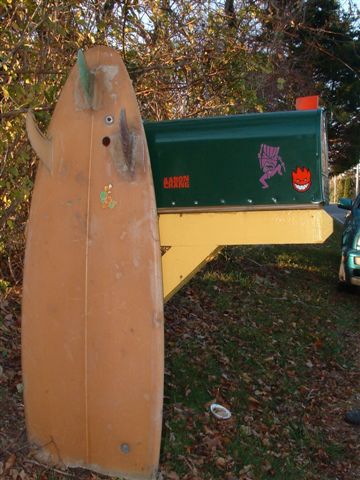 interesting mailbox (2)