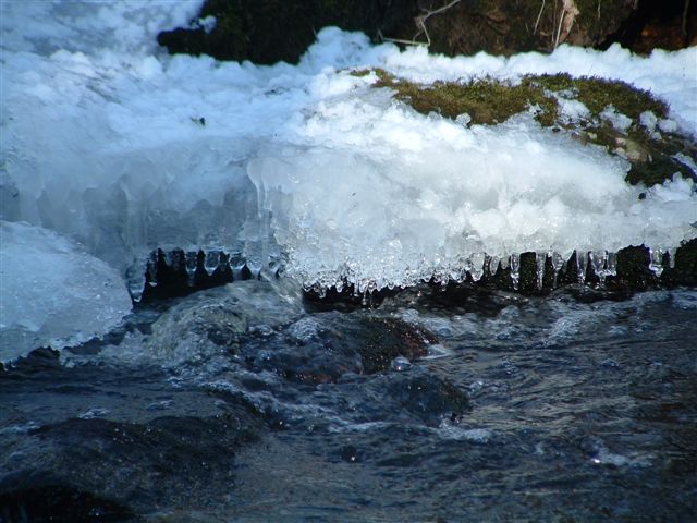 water frozen in midstream (11)